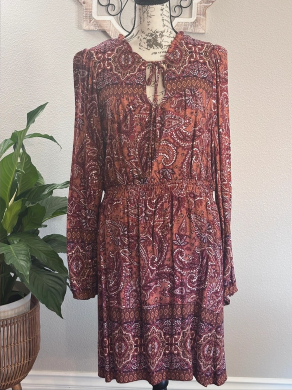 Skies Are Blue Women’s Paisley Long-Sleeve Tie-Neck Dress in Rust